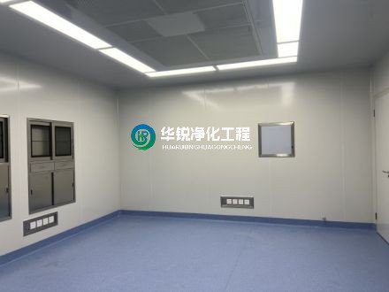 手術(shù)室墻面裝修時采用手工板還是機(jī)制班？